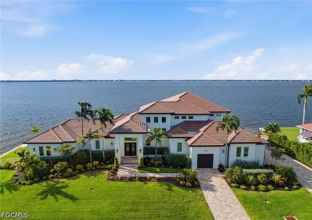 Photo 1 of Mansion for sale at 12798 Dennis Dr, Fort Myers, FL 33908 | MLS# 2026030768 | Listing updated on 2026-09-17