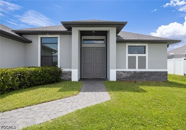 Photo 3 of Single family home for sale at 1110 NE 7th Place, Cape Coral, FL 33909 | MLS# 2026030805 | Listing updated on 2026-09-13