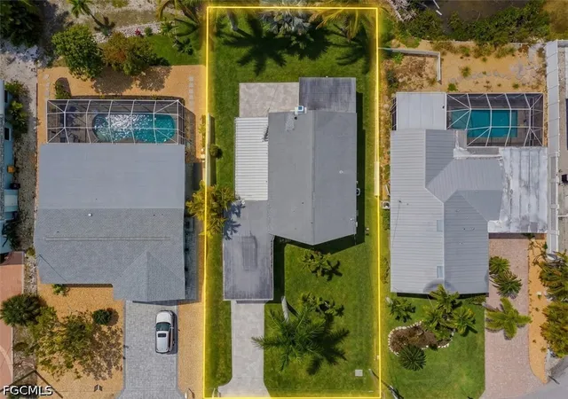 Photo 2 of Single family home for sale at 455 Donora Blvd, Fort Myers Beach, FL 33931 | MLS# 2026030923 | Listing updated on 2026-09-19
