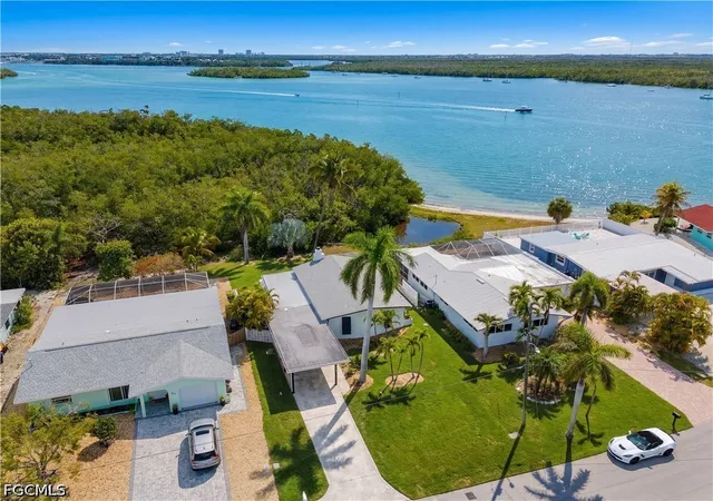 Photo 3 of Single family home for sale at 455 Donora Blvd, Fort Myers Beach, FL 33931 | MLS# 2026030923 | Listing updated on 2026-09-19