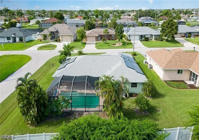 Photo 4 of Single family home for sale at 1725 SE 11th Terrace, Cape Coral, FL 33990 | MLS# 2026030937 | Listing updated on 2026-09-16