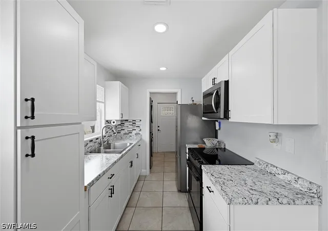Photo 2 of Sale Pending at 1776 Glenway Ct, Fort Myers, FL 33916 | MLS# 226025816 | Listing updated on 2026-09-29