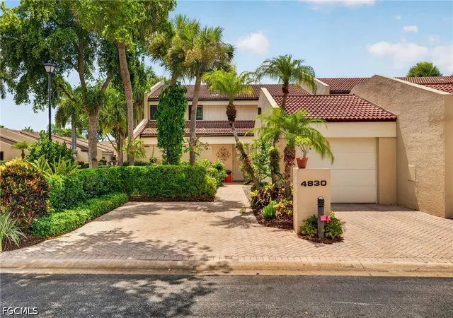 Photo 4 of Townhouse for sale at 4830 Springline Dr, Fort Myers, FL 33919 | MLS# 2026031198 | Listing updated on 2026-09-16