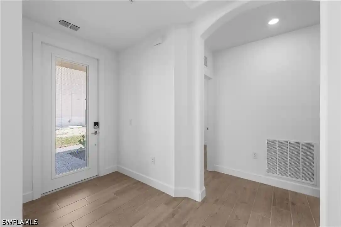 Listing Photo 2 - Condo for sale in 16374 Willowgreen Rd located at 16374 Willowgreen Rd, Punta Gorda, FL 33982 - Unit #511