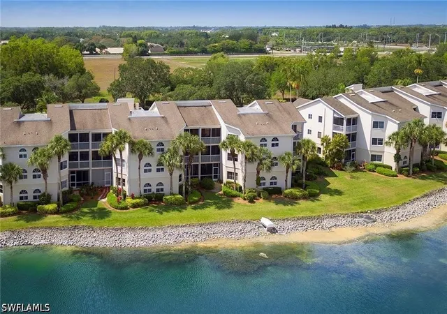 Listing Photo 5 - Condo for sale in building located at 2671 Citrus Lake Dr, Naples, FL 34109 - Unit #E306