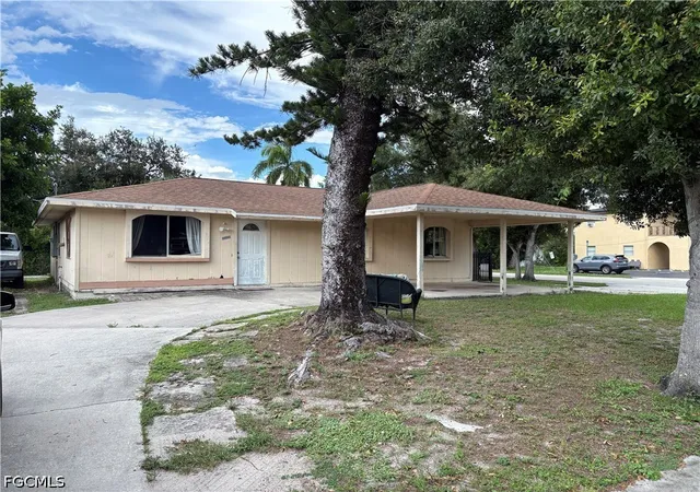 Photo 1 of Single family home for sale at 1891 Winkler Ave, Fort Myers, FL 33901 | MLS# 2026031453 | Listing updated on 2026-10-12