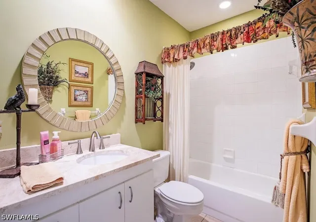 Photo 15 of Condo for sale at 160 Vintage Cir #202, Naples, FL 34119 | MLS# 226018105 | Listing updated on 2026-10-02