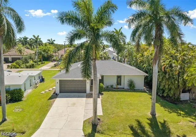 Photo 2 of Single family home for sale at 14725 Kimberly Ln, Fort Myers, FL 33908 | MLS# 2026031554 | Listing updated on 2026-09-04