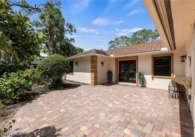 Photo 3 of Single family home for sale at 1813 Princess Ct, Naples, FL 34110 | MLS# 226026594 | Listing updated on 2026-09-15
