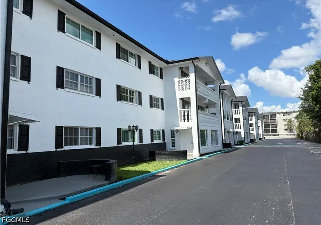 Photo 2 of Condo for sale at 3704 Broadway #214, Fort Myers, FL 33901 | MLS# 2026031604 | Listing updated on 2026-09-18