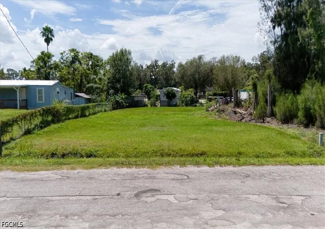 Photo 2 of Land for sale at 1043 Shawnee Ave, Labelle, FL 33935 | MLS# 2026031642 | Listing updated on 2026-09-02