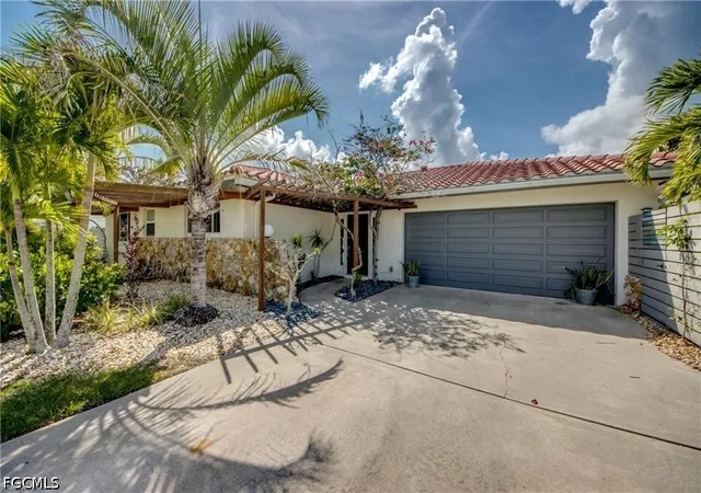 Photo 1 of Sale Pending at 2701 Bruce St, Matlacha, FL 33993 | MLS# 2026031696 | Listing updated on 2026-09-10