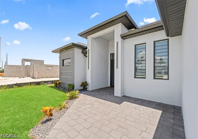 Photo 3 of Single family home for sale at 212 Kismet Pkwy W, Cape Coral, FL 33993 | MLS# 2026031705 | Listing updated on 2026-09-14
