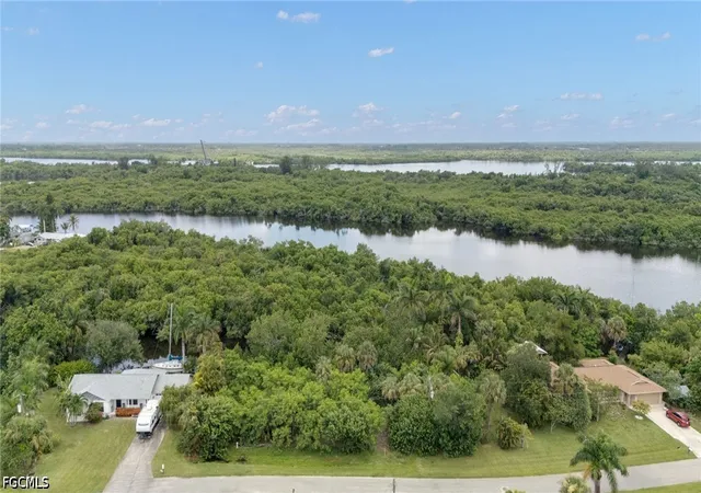 Photo 2 of Land for sale at 315 Shore Dr, Fort Myers, FL 33905 | MLS# 2026031841 | Listing updated on 2026-09-02