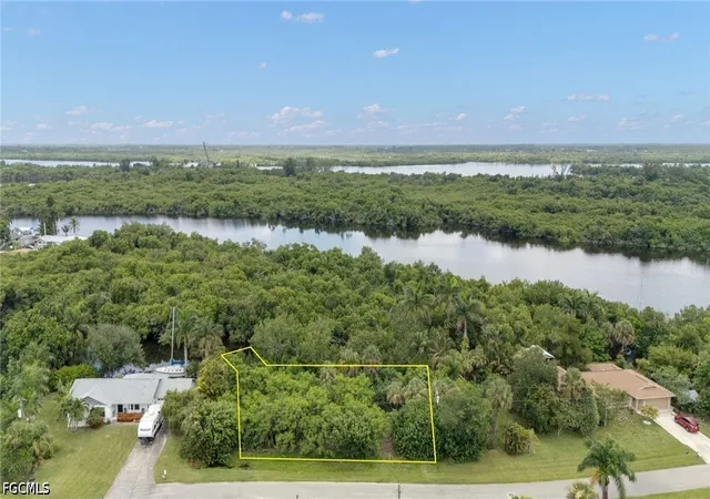 Photo 3 of Land for sale at 315 Shore Dr, Fort Myers, FL 33905 | MLS# 2026031841 | Listing updated on 2026-09-02