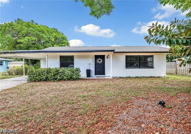 Single family home for sale at 1404 Santa Barbara Ave, Fort Myers, FL 33901 | MLS# 2026031964 | Listing updated on 2026-10-22