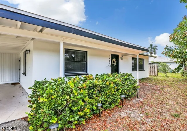 Photo 1 of Single family home for sale at 1404 Santa Barbara Ave, Fort Myers, FL 33901 | MLS# 2026031964 | Listing updated on 2026-10-22