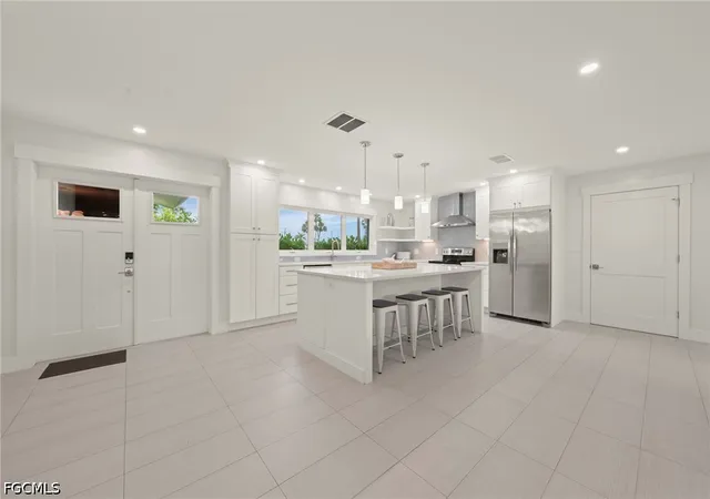 Photo 3 of Sale Pending at 5305 Bayview Ct, Cape Coral, FL 33904 | MLS# 2026032058 | Listing updated on 2026-09-14
