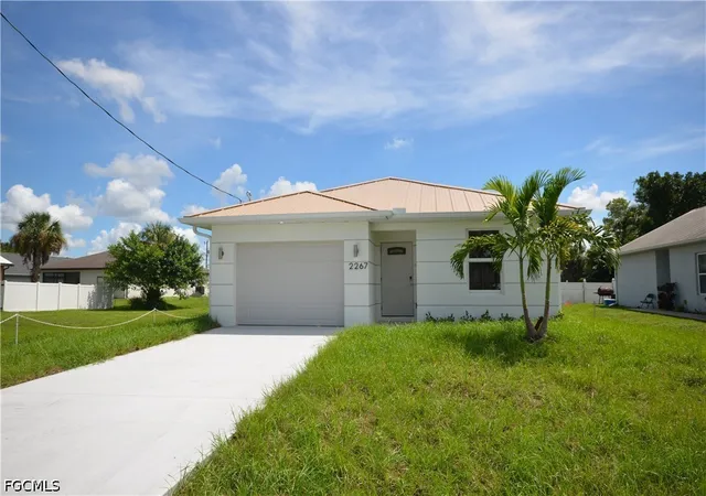 Photo 3 of Single family home for sale at 2267 French St, Fort Myers, FL 33916 | MLS# 2026032061 | Listing updated on 2026-09-11