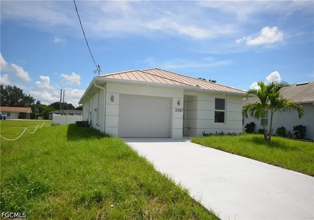 Photo 4 of Single family home for sale at 2267 French St, Fort Myers, FL 33916 | MLS# 2026032061 | Listing updated on 2026-09-11