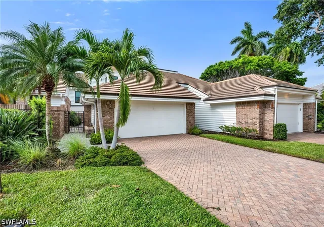 Photo 3 of Townhouse for sale at 569 Park Shore Dr #G5, Naples, FL 34103 | MLS# 226027044 | Listing updated on 2026-09-15