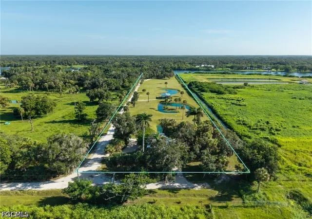 Photo 2 of Single family home for sale at 19481/483 S River Rd, Alva, FL 33920 | MLS# 2026032088 | Listing updated on 2026-10-05