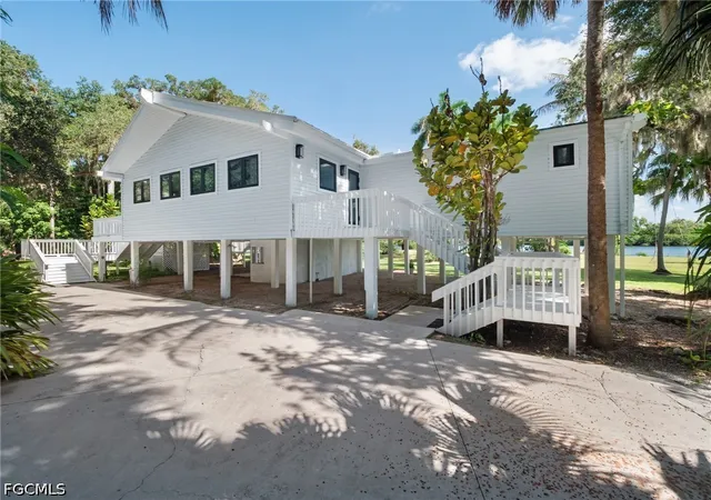 Photo 4 of Single family home for sale at 19481/483 S River Rd, Alva, FL 33920 | MLS# 2026032088 | Listing updated on 2026-10-05