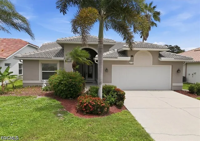 Photo 1 of Single family home for sale at 8137 Breton Cir, Fort Myers, FL 33912 | MLS# 2026032190 | Listing updated on 2026-09-02