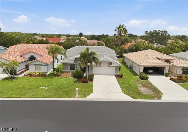 Photo 3 of Single family home for sale at 8137 Breton Cir, Fort Myers, FL 33912 | MLS# 2026032190 | Listing updated on 2026-09-02