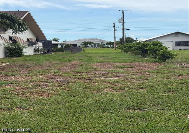 Photo 3 of Single family home for sale at 124 SE 39th Terrace, Cape Coral, FL 33904 | MLS# 2026032317 | Listing updated on 2026-09-02
