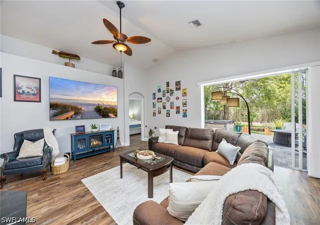 Photo 2 of Single family home for sale at 219 Glen Eagle Cir, Naples, FL 34104 | MLS# 226025473 | Listing updated on 2026-09-16