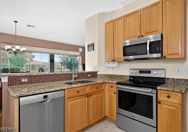 Photo 4 of Single family home for sale at 11237 Lakeland Cir, Fort Myers, FL 33913 | MLS# 2026032468 | Listing updated on 2026-09-19