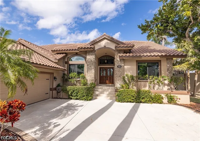 Photo 2 of Single family home for sale at 5160 Harborage Dr, Fort Myers, FL 33908 | MLS# 2026032480 | Listing updated on 2026-09-13
