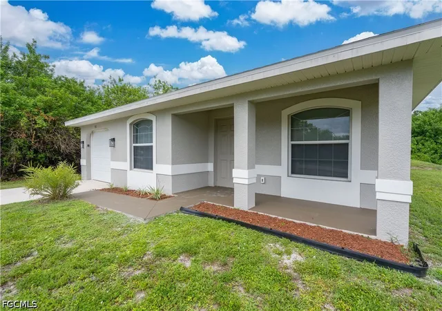 Photo 1 of Single family home for sale at 546 Sherwood Ave S, Lehigh Acres, FL 33974 | MLS# 2026032485 | Listing updated on 2026-10-14