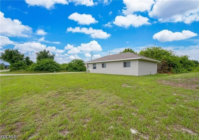 Photo 3 of Single family home for sale at 546 Sherwood Ave S, Lehigh Acres, FL 33974 | MLS# 2026032485 | Listing updated on 2026-10-14