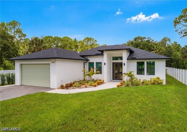 Photo 1 of Sale Pending at 2719 2nd Street Nw, Naples, FL 34120 | MLS# 226027822 | Listing updated on 2026-09-03