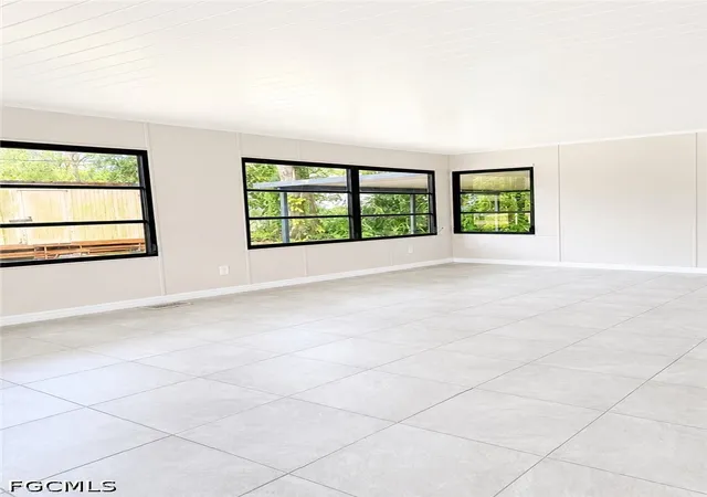 Photo 4 of Manufactured home for sale at 316 W Buell Dr, Fort Myers, FL 33905 | MLS# 2026032589 | Listing updated on 2026-09-07