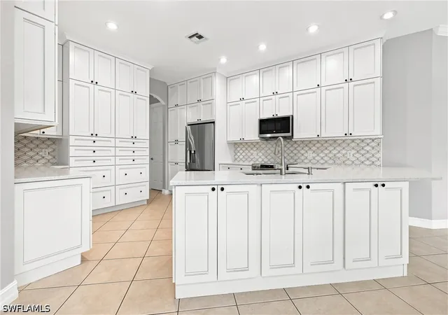 Photo 3 of Sale Pending at 5120 Post Oak Ln, Naples, FL 34105 | MLS# 226027913 | Listing updated on 2026-09-15