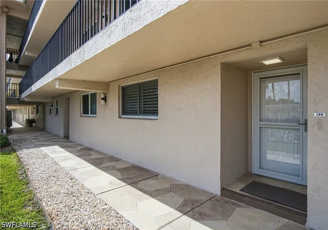 Listing Photo 5 - Condo for sale in building located at 9 High Pt Cir N, Naples, FL 34103 - Unit #108
