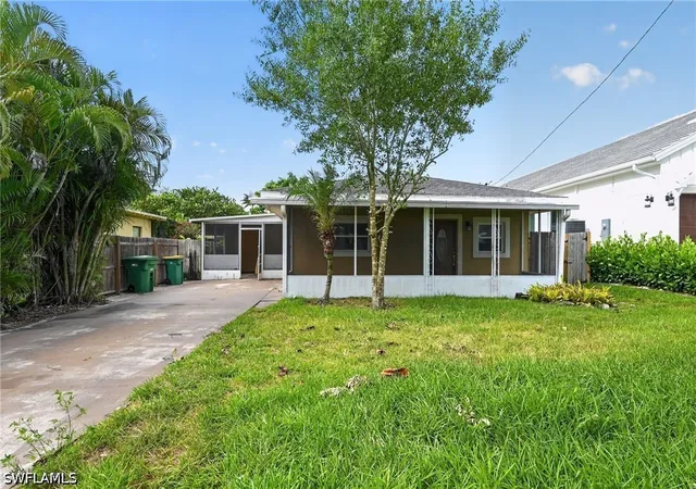 Photo 1 of Sale Pending at 1266 Trail Ter Dr, Naples, FL 34103 | MLS# 226027910 | Listing updated on 2026-09-13