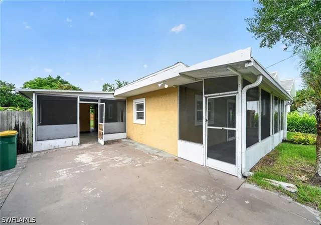 Photo 2 of Sale Pending at 1266 Trail Ter Dr, Naples, FL 34103 | MLS# 226027910 | Listing updated on 2026-09-13