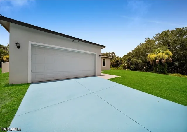 Photo 3 of Single family home for sale at 1109 N Hilton Cir, Labelle, FL 33935 | MLS# 226028060 | Listing updated on 2026-09-28
