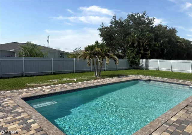 Photo 2 of Single family home for sale at 433 Nw 1st Street, Cape Coral, FL 33993 | MLS# 2026032753 | Listing updated on 2026-09-16