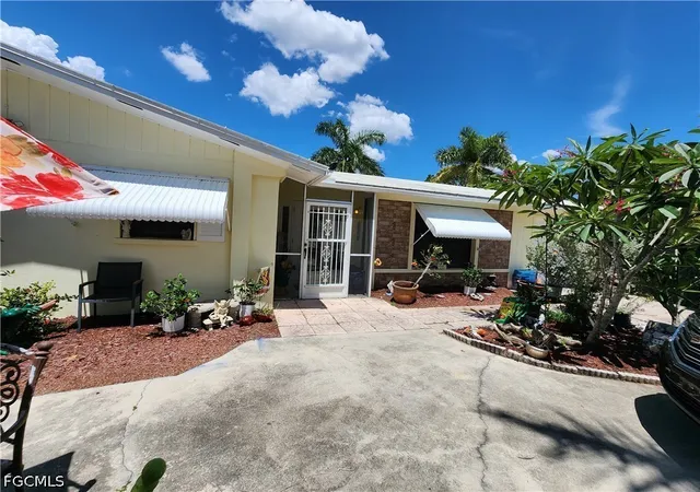 Photo 3 of Single family home for sale at 1370 Harbor View Dr, North Fort Myers, FL 33917 | MLS# 2026032768 | Listing updated on 2026-09-19