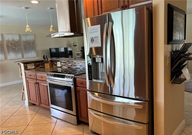Photo 3 of Single family home for sale at 1124 Se 29th Street, Cape Coral, FL 33904 | MLS# 2026032772 | Listing updated on 2026-09-15