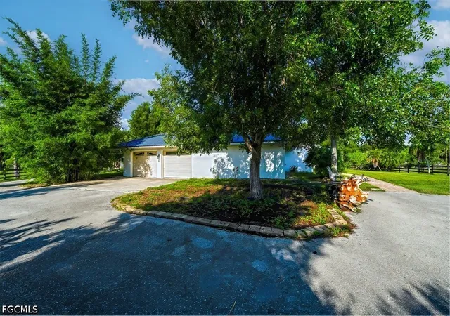 Photo 4 of Single family home for sale at 9200 Nalle Grade Rd, North Fort Myers, FL 33917 | MLS# 2026032790 | Listing updated on 2026-09-13