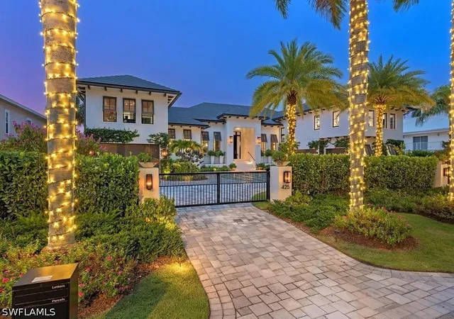 Photo 2 of Mansion for sale at 425 15th Avenue S, Naples, FL 34102 | MLS# 226023591 | Listing updated on 2026-09-13