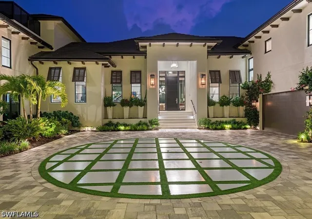 Photo 3 of Mansion for sale at 425 15th Avenue S, Naples, FL 34102 | MLS# 226023591 | Listing updated on 2026-09-13
