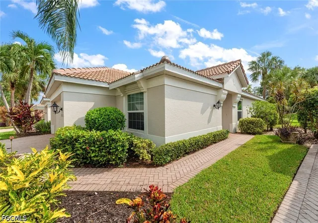 Townhouse for sale at 10053 Colonial Country Clb Blvd, Fort Myers, FL 33913 | MLS# 2026032846
