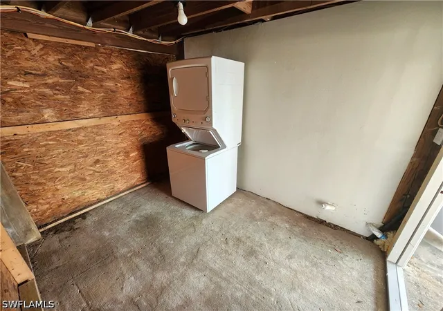 Listing Photo 2 - Condo for sale in building located at 1480/1482 Lura Ave, Fort Myers, FL 33916 - Unit #